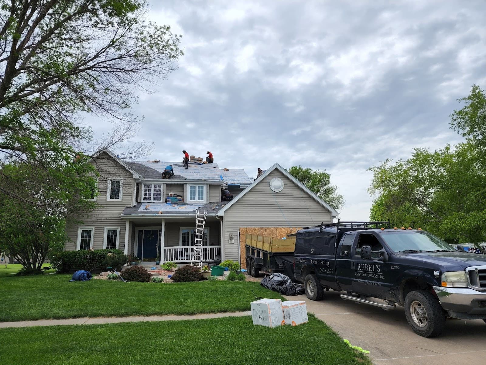 roofing contractor Indianola